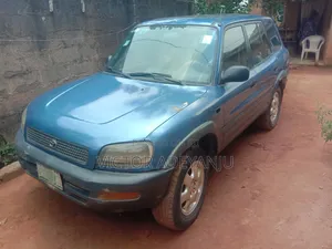 Toyota RAV4 1999 Blue