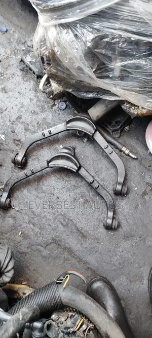 Set of Upper Arms Jeep Liberty 2002 to 2005 Model