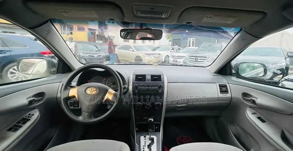 Toyota Corolla 2010 Gray