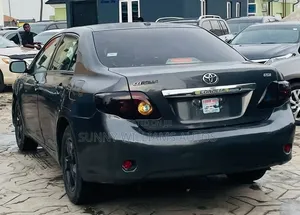 Toyota Corolla 2010 Gray