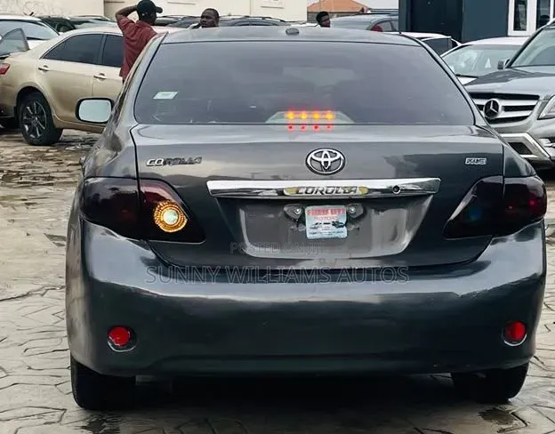 Toyota Corolla 2010 Gray