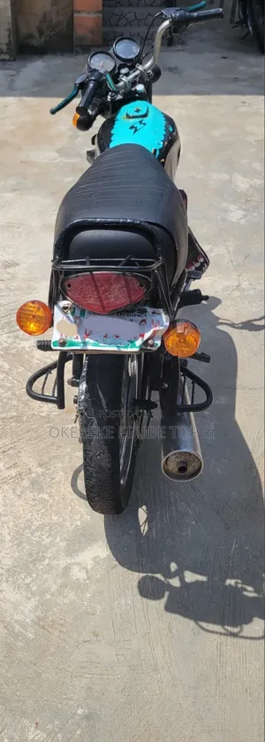 Bajaj Boxer 100 2022 Red