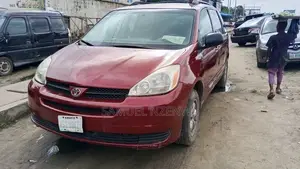 Toyota Sienna 2005 Silver