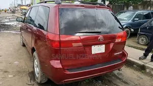 Toyota Sienna 2005 Silver