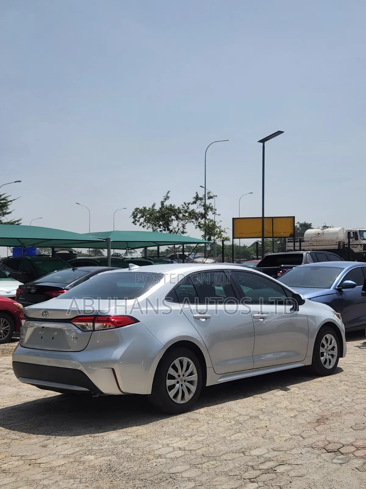 Toyota Corolla LE 2020 Silver