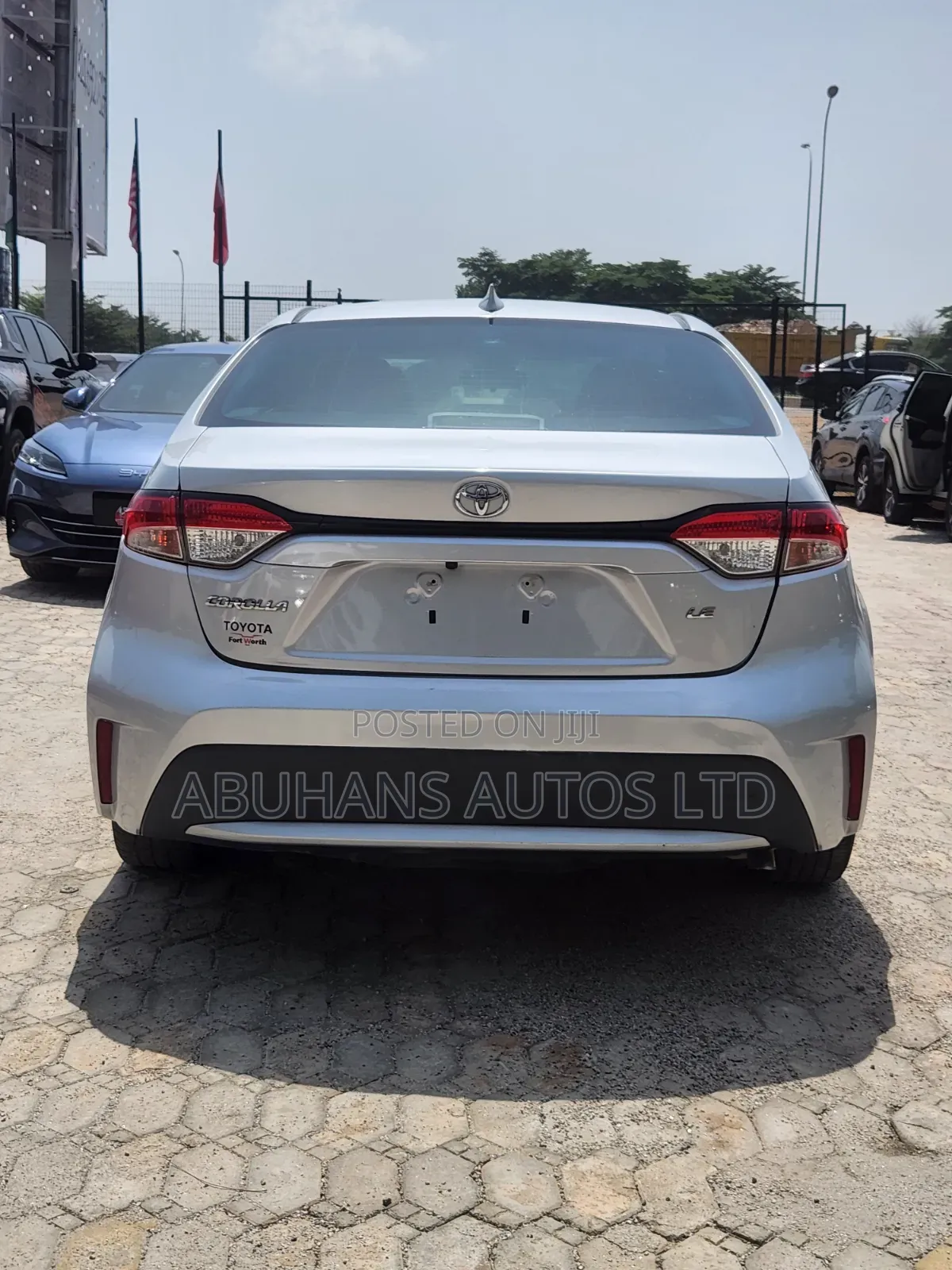 Toyota Corolla LE 2020 Silver