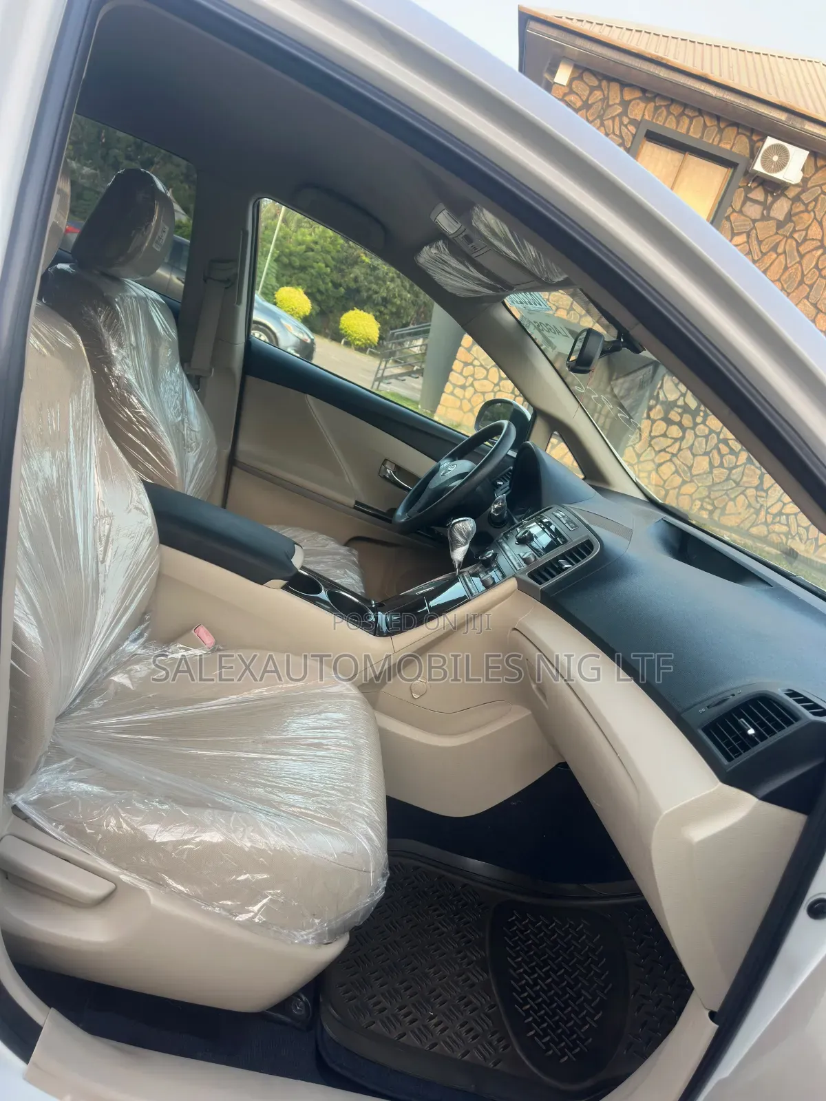 Toyota Venza 2010 White
