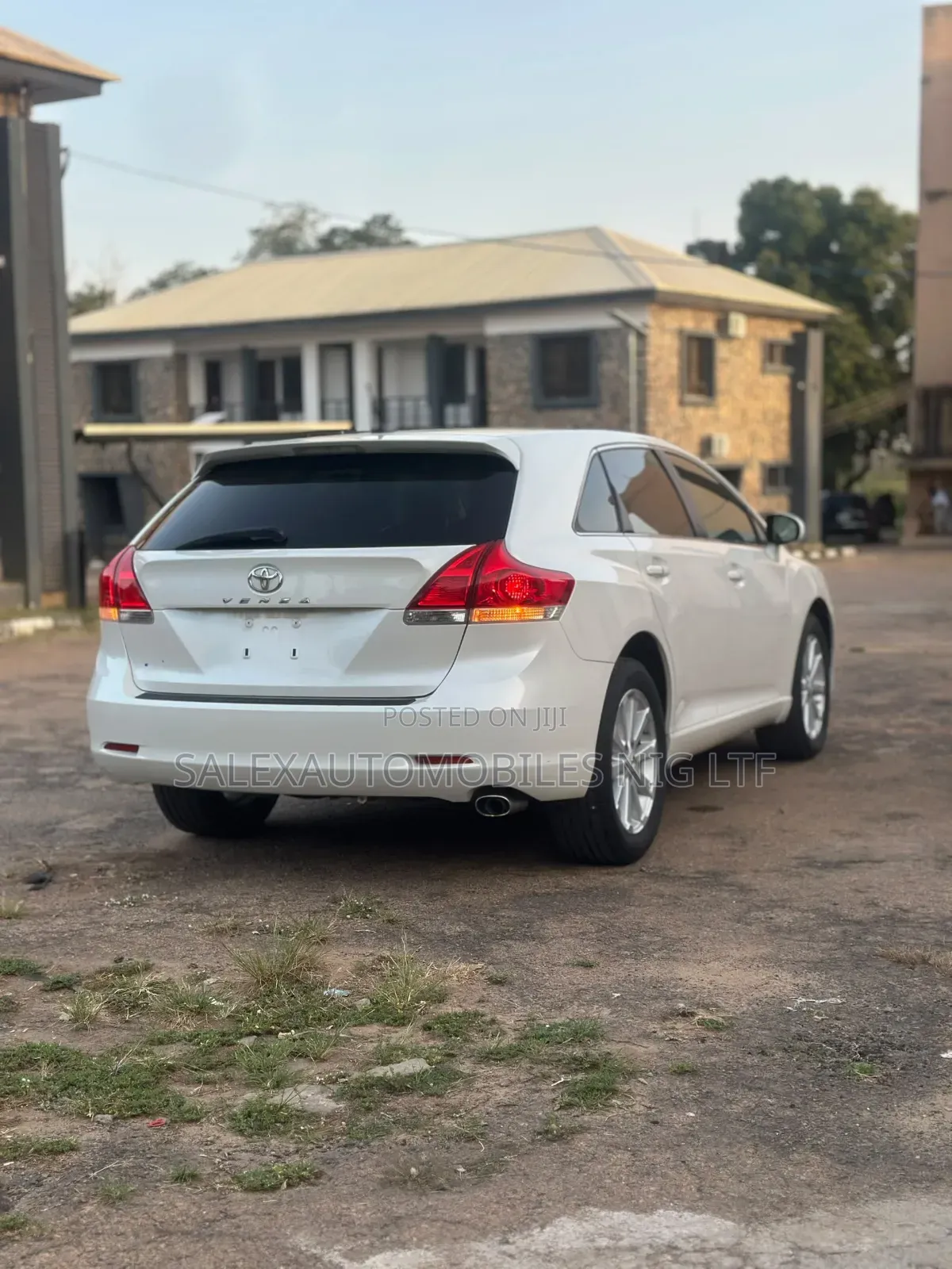 Toyota Venza 2010 White