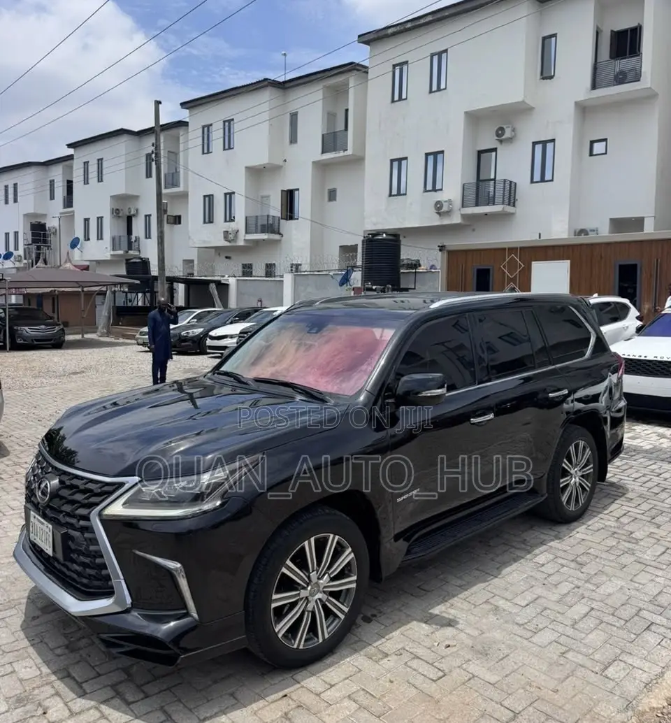 Lexus LX 570 AWD 2017 Black