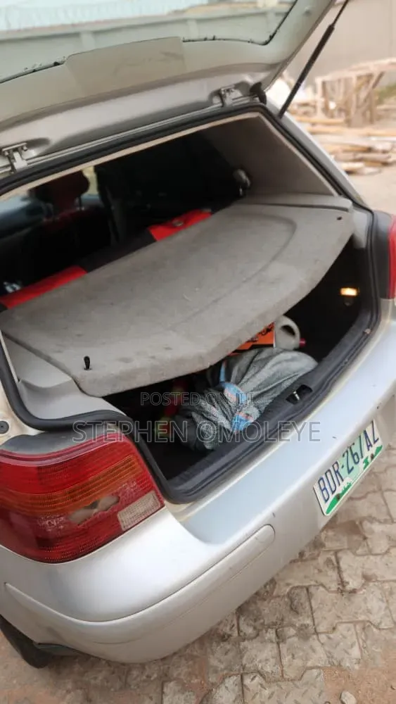 Volkswagen Golf 2004 Silver
