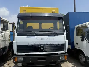 Foreign Used Mercedes Benz 814 Container Body Truck.