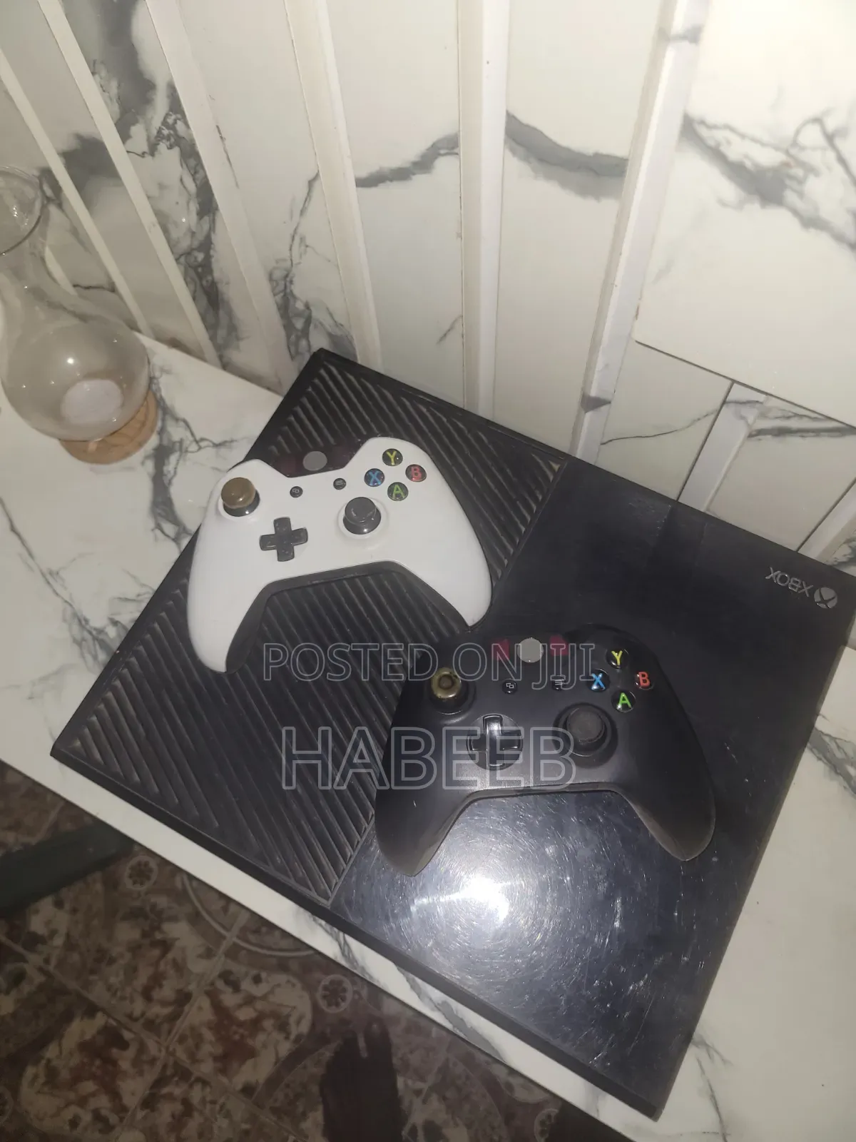 Xbox One With 2 Wireless Pads
