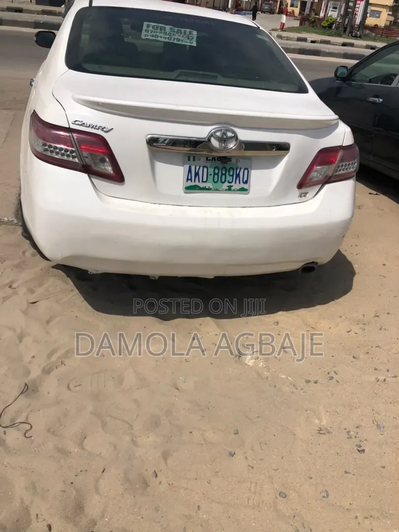 Toyota Camry 2.4 LE 2008 White