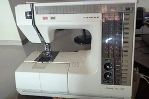 Janome Memory Craft 6500 Computerized Sewing Machine - Good Condition