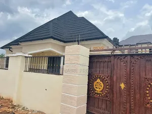 3bdrm Bungalow in Human Race, Owerri for sale