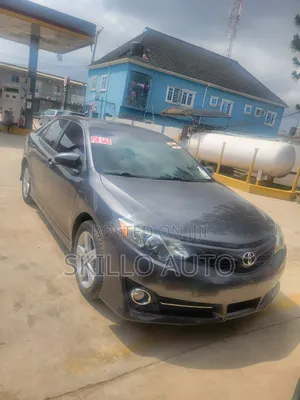 Toyota Camry SE 4dr Sedan (2.5L 4cyl 6A) 2012 Gray