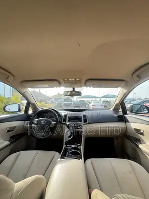 Toyota Venza LE 2012 Silver