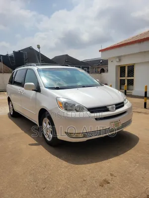 Toyota Sienna 2005 White