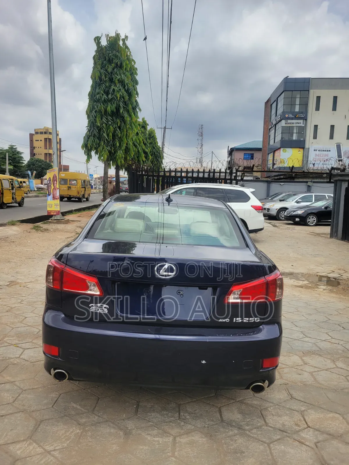 Lexus IS 250 Automatic 2012 Blue
