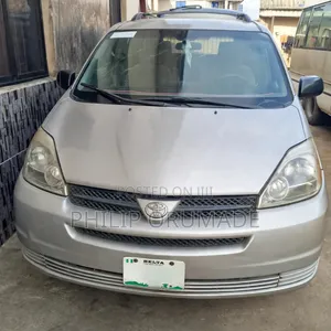 Toyota Sienna LE AWD 2005 Silver