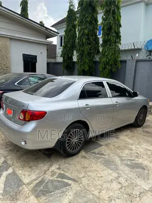 Toyota Corolla LE 4dr Sedan (1.8L 4 cyl 4A) 2009 Silver