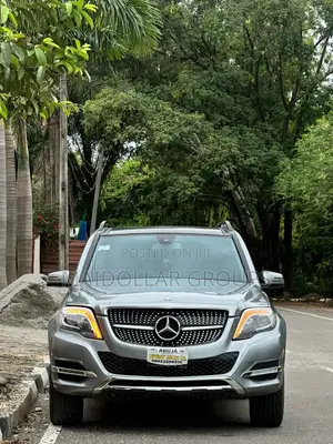 Mercedes-Benz GLK-Class Base GLK 350 4dr AWD 4MATIC (3.5L 6cyl 7A) 2015