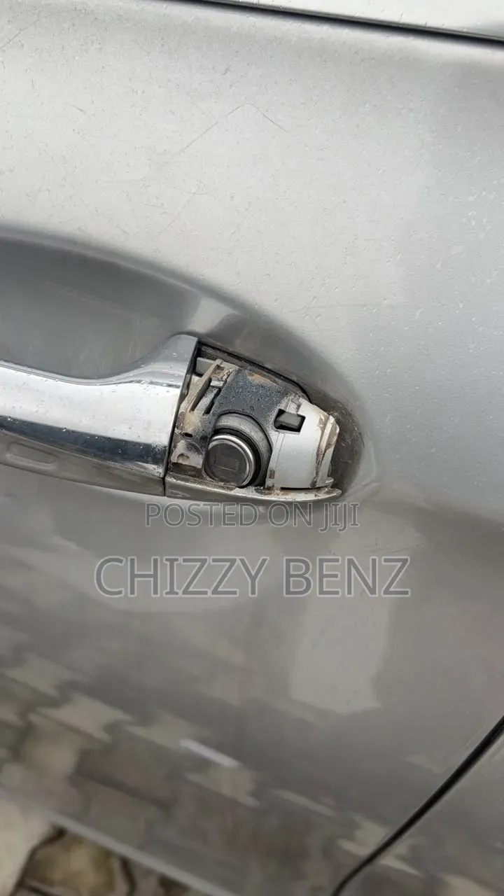 Glc300 2016 Front and Back Door Passenger Side