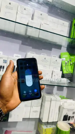 Apple iPhone 11 64 GB Black