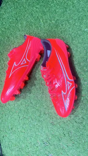 Mizuno Red Football Boots Size 41