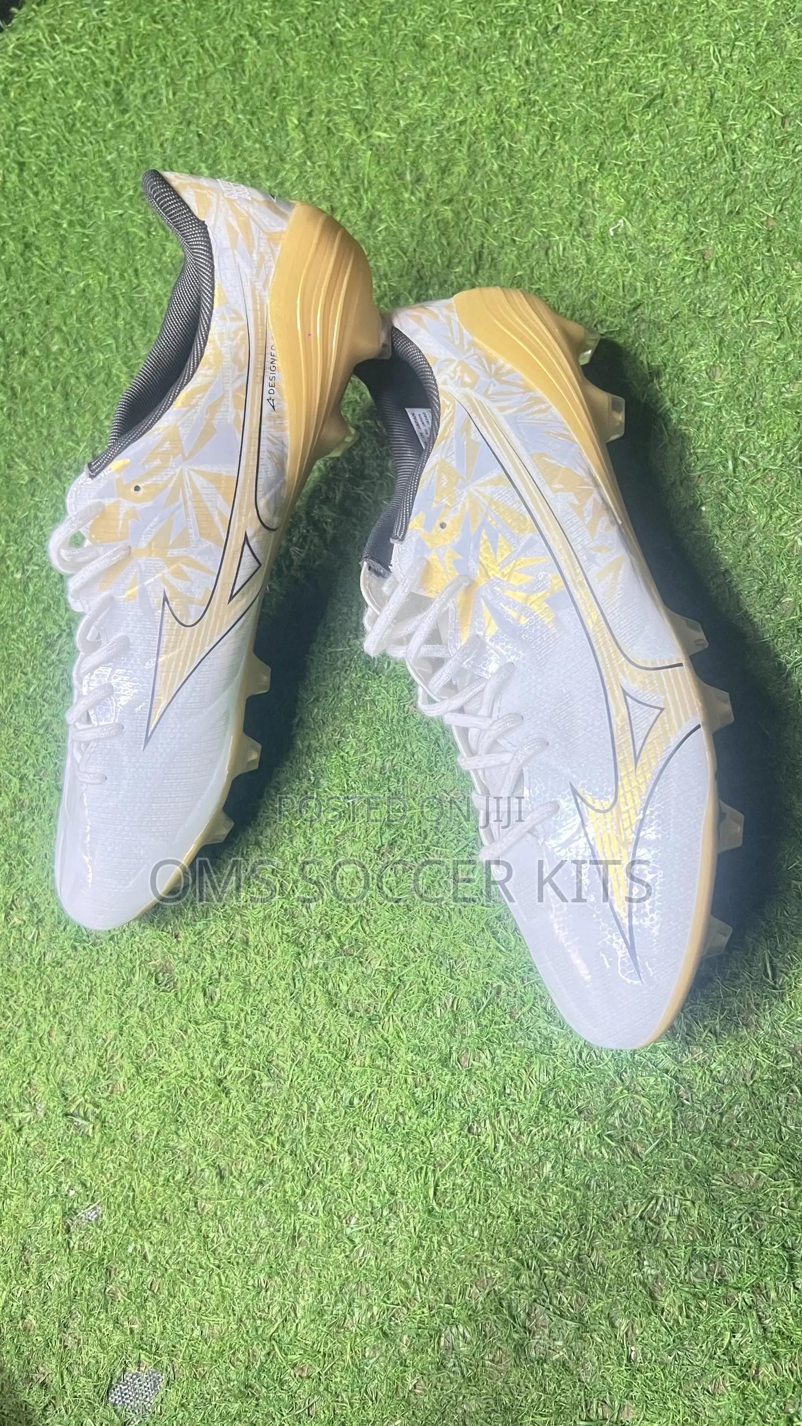 MIZUNO (White)(44)