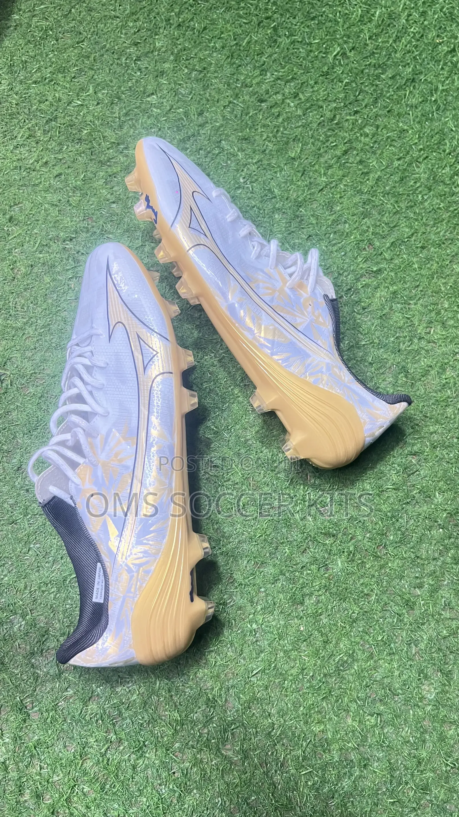 MIZUNO (White)(44)