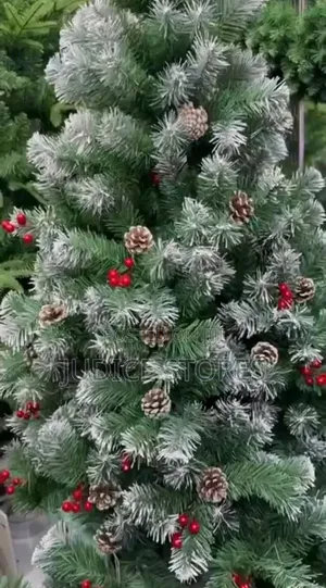 Winter Berry Christmas Tree 210cm (7FT)