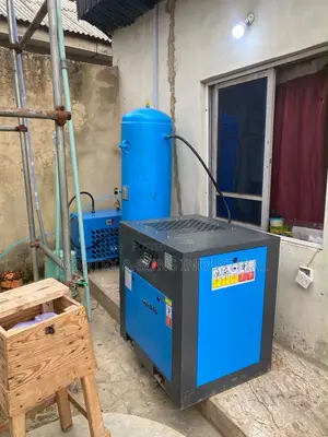 10Hp Screw Compressor With Air Dryer and 300L Air Tank