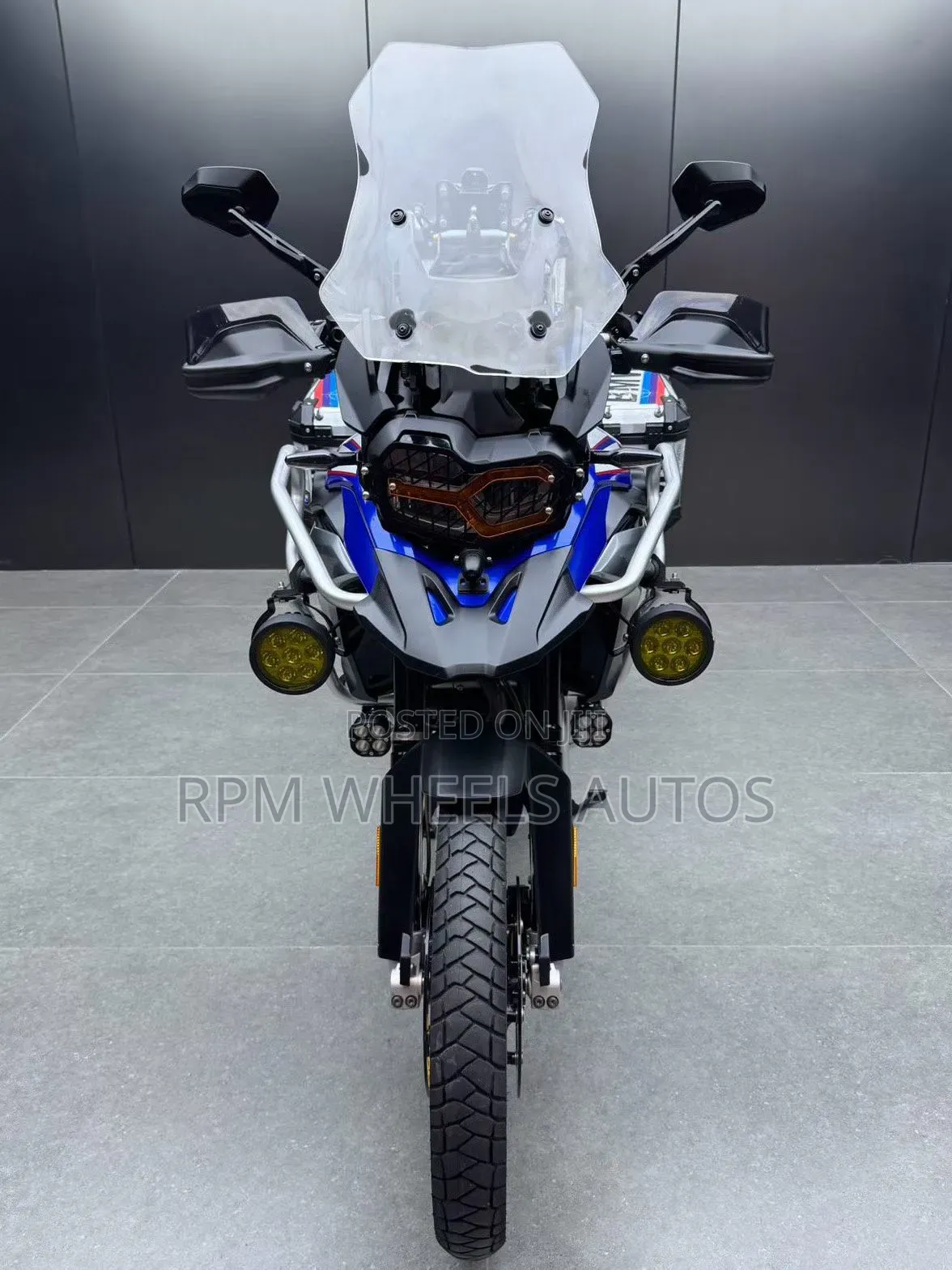 BMW FGS 2021 Blue