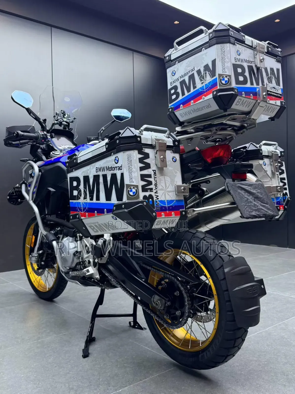 BMW FGS 2021 Blue