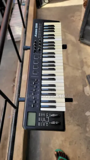 Alesis QX49