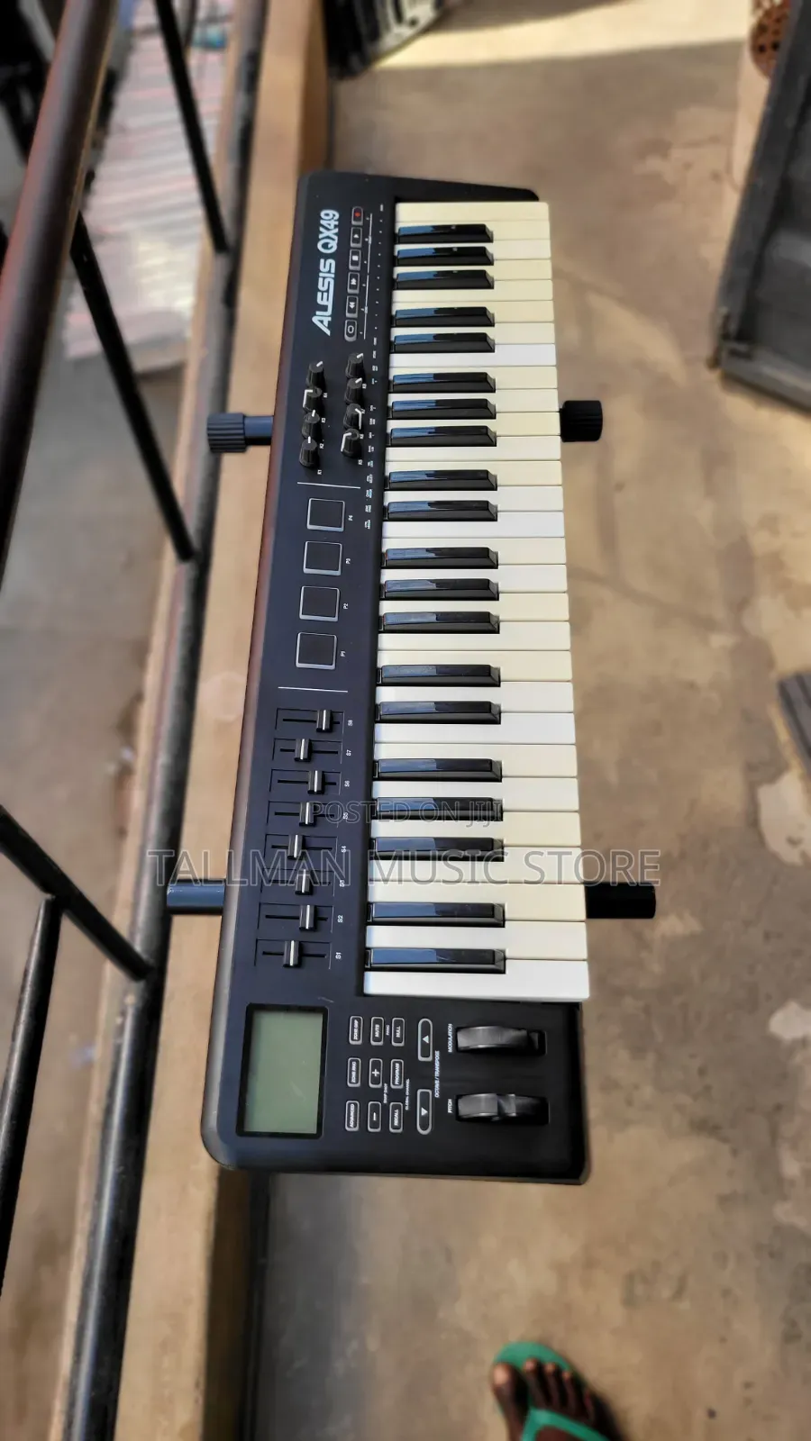 Alesis QX49