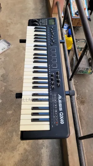 Alesis QX49