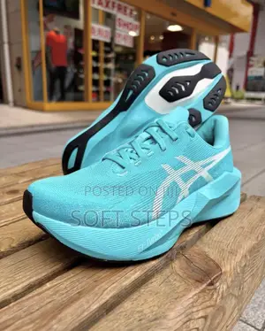 ASICS Novablast 6 Running Shoes