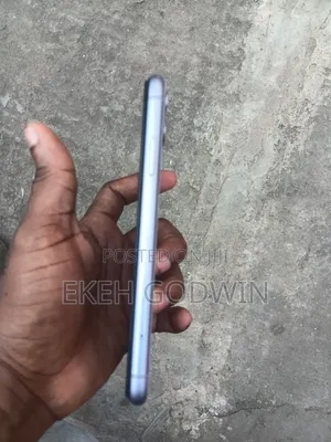 Apple iPhone 11 64 GB Blue