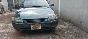 Toyota Camry 2000 Blue