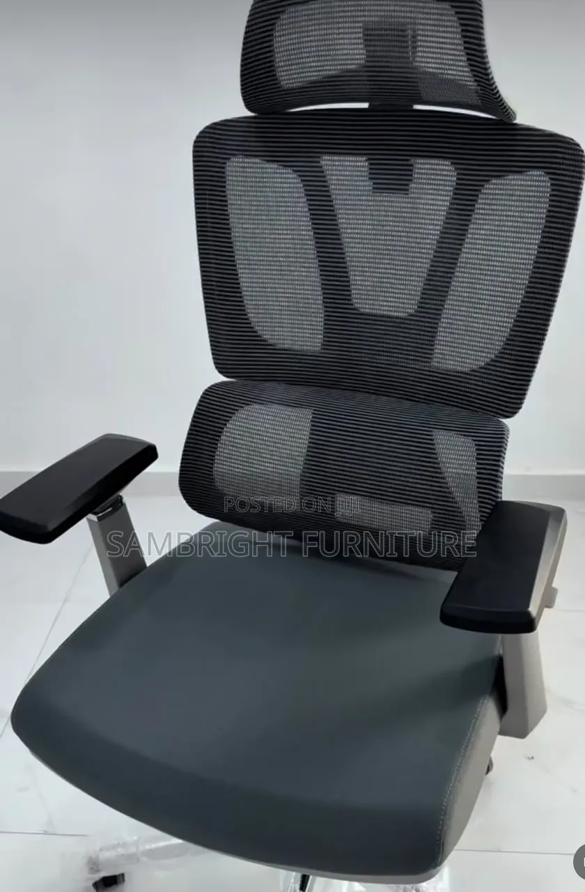Egoistic Chair