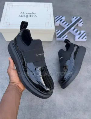 Alexander McQueen Sprint Patent Black Sneakers
