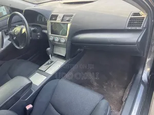 Toyota Camry SE V6 4dr Sedan (3.5L 6cyl 6A) 2011 Gray