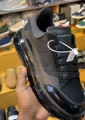 Alexander McQueen Sprint Patent Black Sneakers