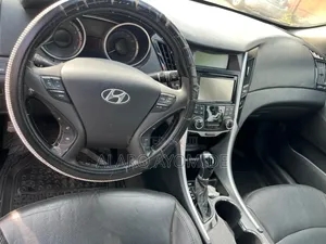Hyundai Sonata 2010 Black