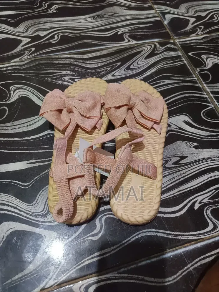 Female's Sandals