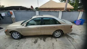 Toyota Avalon 2002 Gold