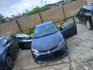 Toyota Corolla LE (1.8L 4cyl 2A) 2018