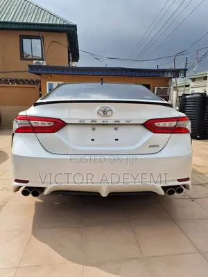 Toyota Camry 2019 White